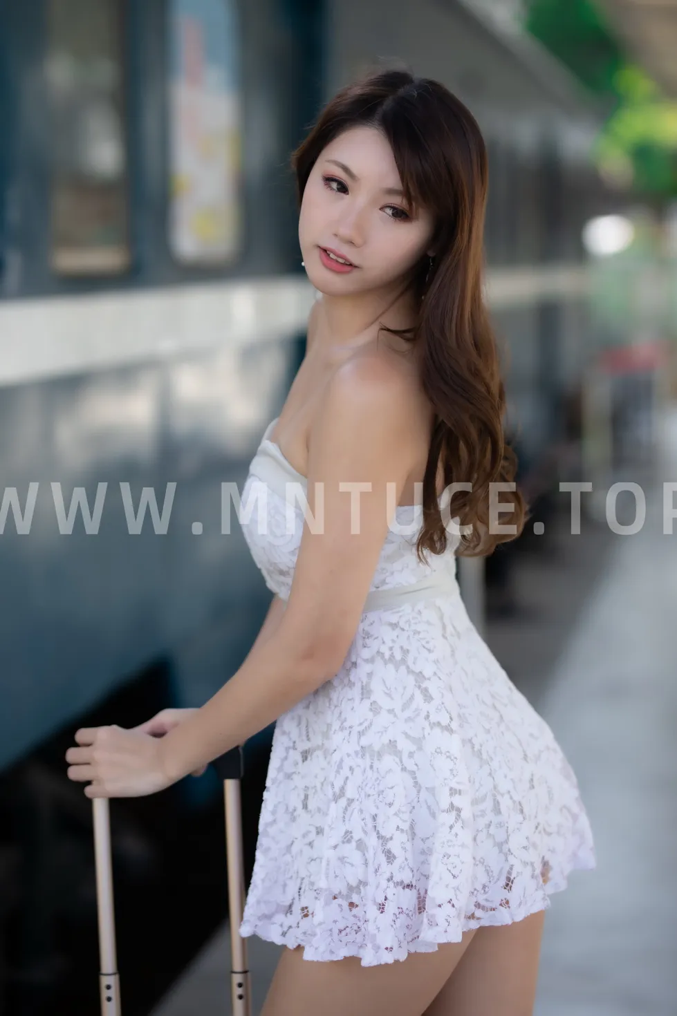 [Mzsock] NO.183 Zhang Lunzhen off-shoulder dress, stockings, high heels and beautiful legs street photography#[36P]-25